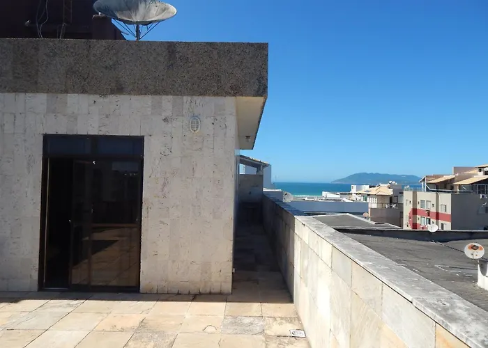 Espaçosa Cobertura duplex 4 Qts na Praia do Forte Cabo Frio